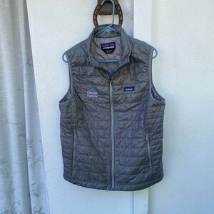 NWOT Women's Gray Patagonia Nano Puff Vest (XL)